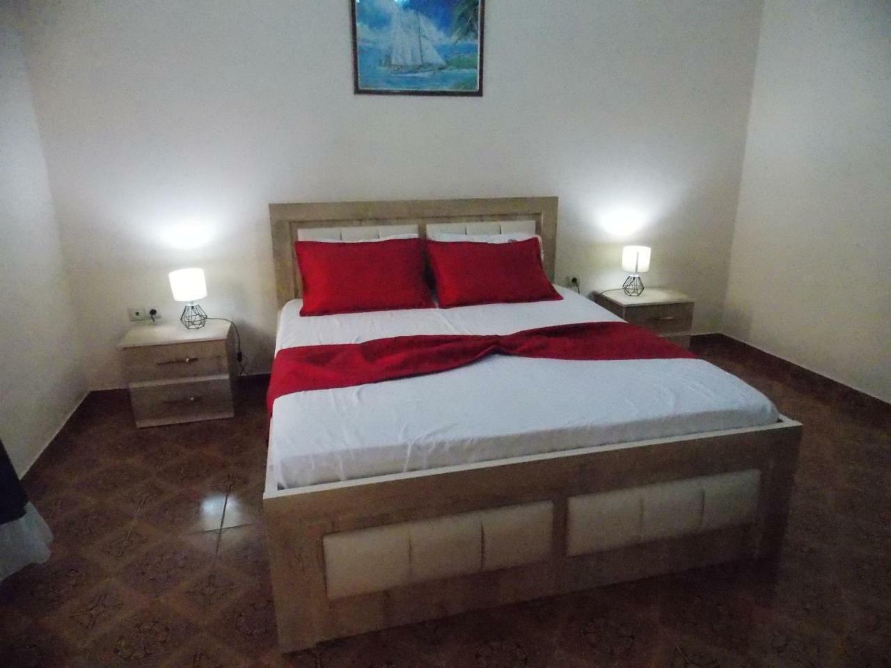 Apartment Dejvi ซารานเดอ ภายนอก รูปภาพ