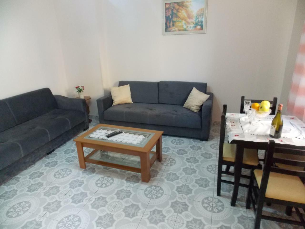 Apartment Dejvi ซารานเดอ ภายนอก รูปภาพ
