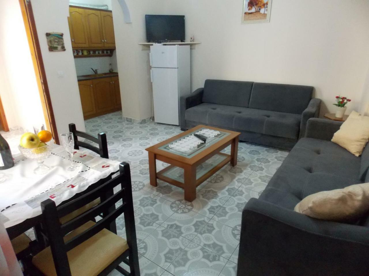 Apartment Dejvi ซารานเดอ ภายนอก รูปภาพ