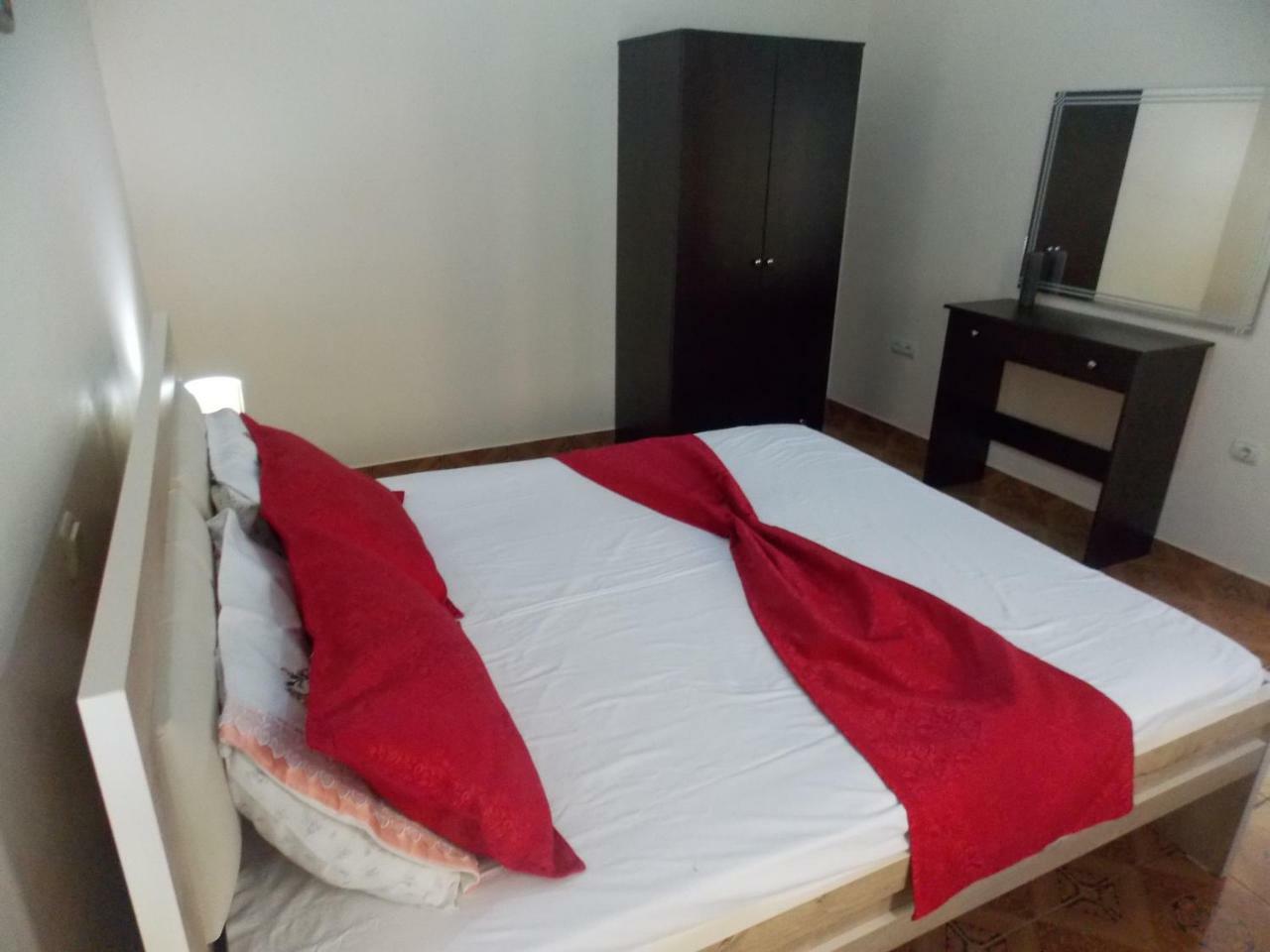 Apartment Dejvi ซารานเดอ ภายนอก รูปภาพ