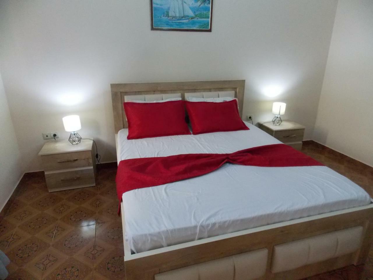 Apartment Dejvi ซารานเดอ ภายนอก รูปภาพ