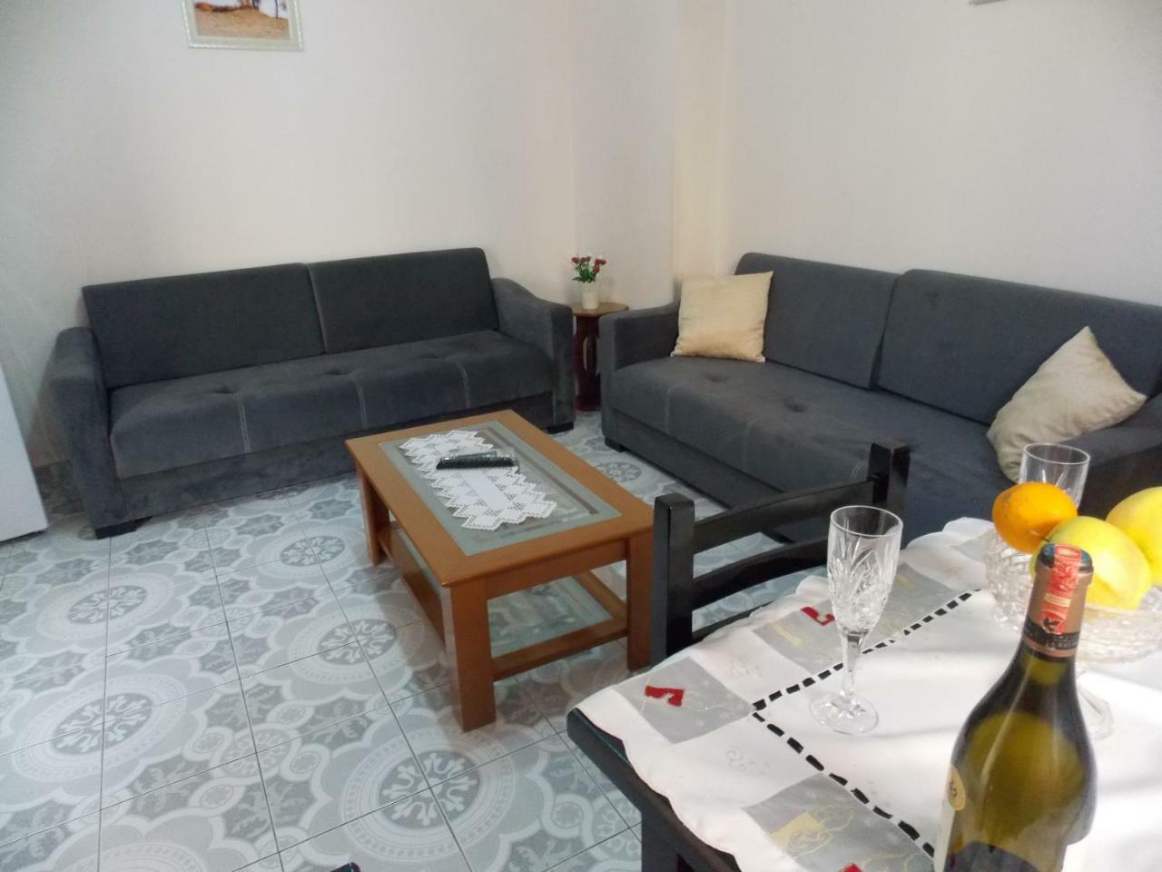 Apartment Dejvi ซารานเดอ ภายนอก รูปภาพ
