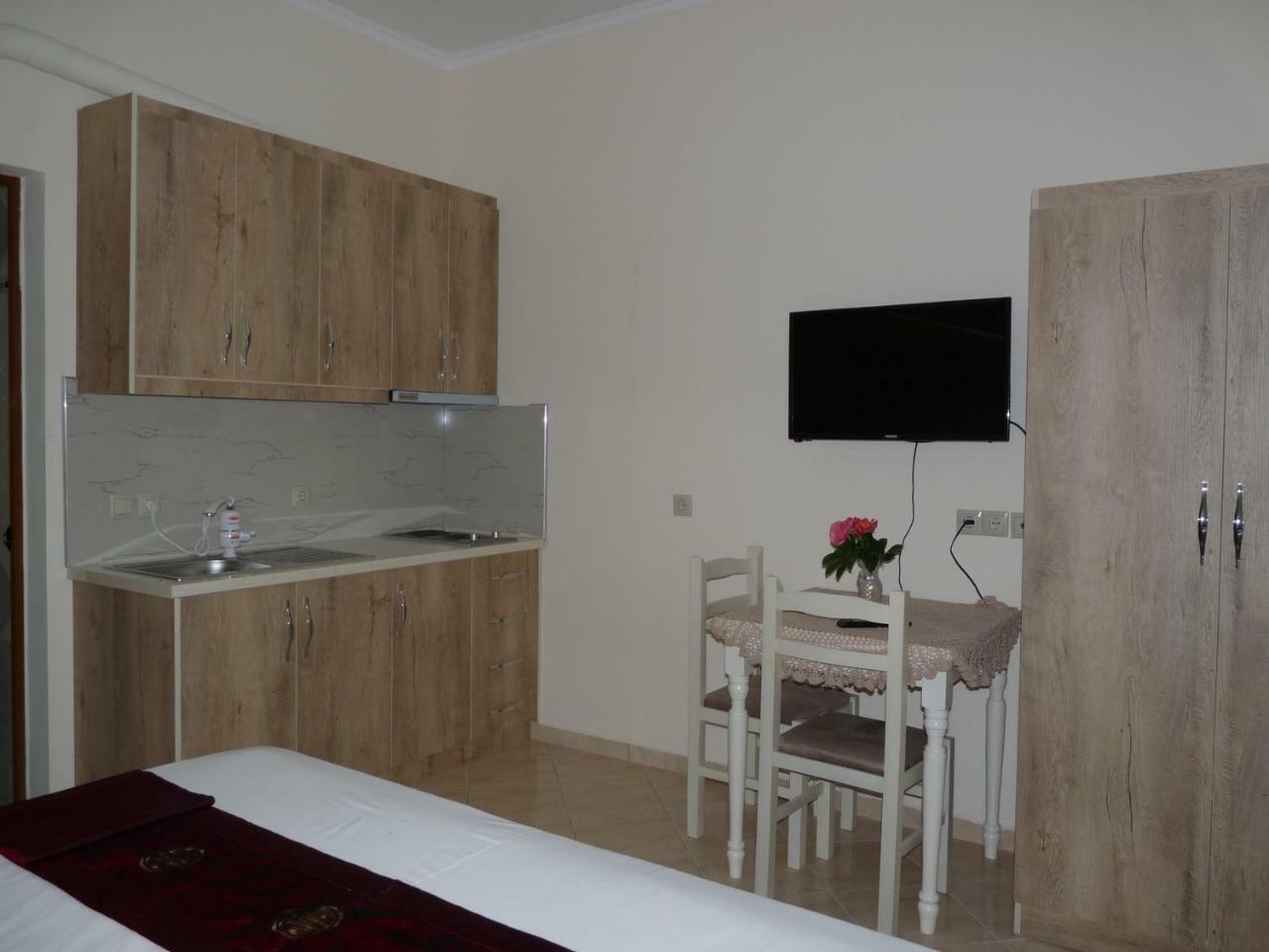 Apartment Dejvi ซารานเดอ ภายนอก รูปภาพ