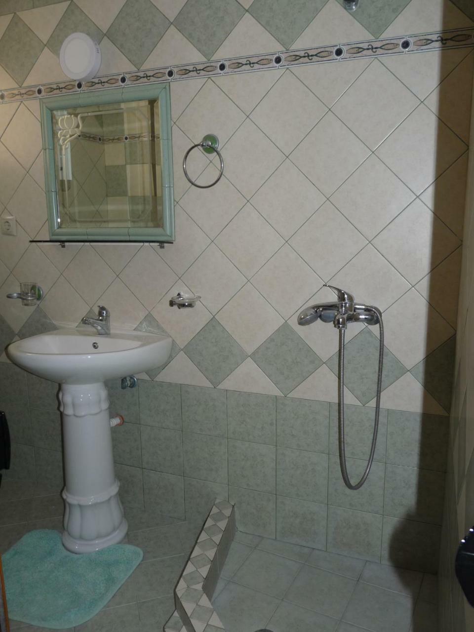 Apartment Dejvi ซารานเดอ ภายนอก รูปภาพ