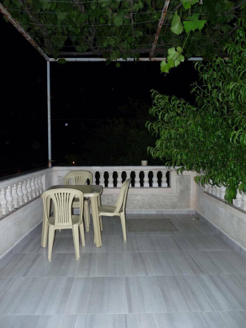 Apartment Dejvi ซารานเดอ ภายนอก รูปภาพ